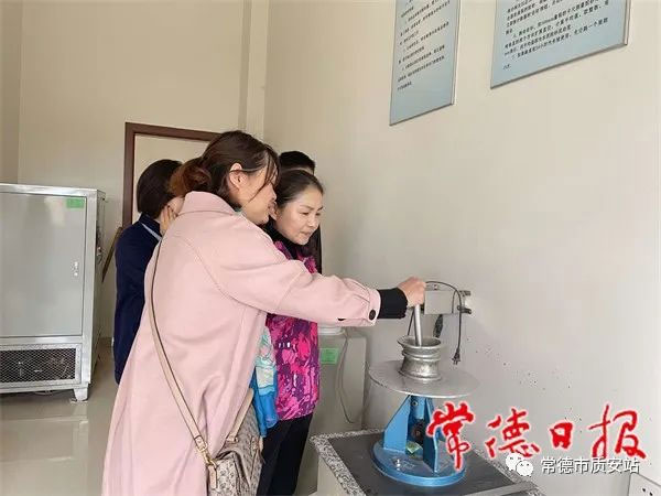 常德市采取“雙隨機(jī)、一公開”，抽檢22家預(yù)拌砼、預(yù)拌砂漿生產(chǎn)企業(yè)